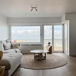 Seaview Heist: 3-bedroom Flat By The Appartement