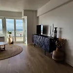 شقة Seaview Heist: 3-bedroom Flat By The
