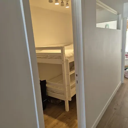 Seaview Heist: 3-bedroom Flat By The *